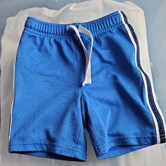 🦖 5/$20 Carter's - Blue Athletic Mesh Shorts with Drawstring - Size 3T - Picture 1 of 3